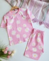 Şortlu Papatya Desenli Pijama Takımı