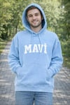 mavi kapşonlu sweatshirt