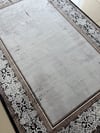 Son Kalan Özel Parçalarİpek Halı Rivenna 18208 Modern Çerçeveli Gri Halı 160x230
