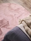 veloraVelora Serisi Pembe Oval Tavşan Peluş Halı – Ultra Yumuşak Kaymaz Taban Modern Peluş Halı