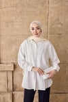 SARMAŞIK DETAYLI BONCUK İŞLEMELİ GÖMLEK