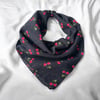  Siyah Üzerine Kiraz DesenliI %100 Koton Bandana