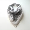 Beyaz Renk  desenli %100 Koton Bandana