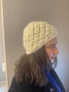 Beyaz Renk Hafif Parlak El Örgüsü Saç Beresi ,Bere