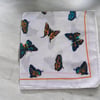 Beyaz Renk Kumaş İçi Kelebek Desenli 100% Koton Bandana