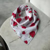 Beyazz Ve Siyah Renk Çilek Desenli %100 Koton bandana