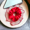 Kadın Kırmızı Renk Kenarları Siyah Tül Detaylı Scrunchie Büyük Boy Simit Toka