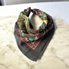 Kahverengi içi renkli desenli%100 koton Bandana