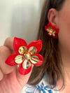 Kırmızı Renk Ortası Gold Renk Çiçek Küpe