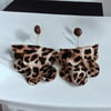 Leopar Desenli Sallantılı Küpe