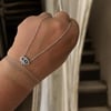 Özel Seri Gümüş Renk Zincir Ortası Zirkon Taşlı Göz Detaylı Çelik Şahmeran