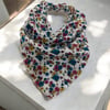 Siyah, Beyaz ve Mavi Renk Küçük çiçekli %100 Koton Bandana