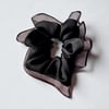 Siyah Kenarları Tül  Scrunchie Büyük Boy Simit Toka