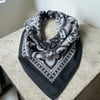 Siyah Renk içi renkli desenli%100 koton Bandana