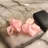 Toz Pembe Akrilik Üst Kısmı Altın Kaplama Yaprak Şık Küpe Uzunluk 7 Cm