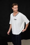 CADIZ Erkek %100 Organik Pamuklu Kontrast V Yakalı Nakış Detaylı Beyaz T-Shirt