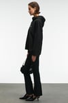 CAMELLIA Kadın Önü Nakışlı Etek Ucu Yırtmaçlı Kapüşonlu Comfort Fit Siyah Sweatshirt