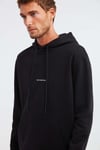 EPIC Erkek Yumusaçık Kumaşlı Nakış Detaylı Kapüşonlu Kordonlu Regular Siyah Sweatshirt