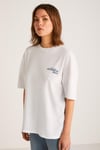 FINOLA Kadın %100 Pamuk Oversize Ön Ve Arka Mavi Yazı Detaylı Kısa Kollu Beyaz T-Shirt