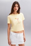 IVONNE Kadın Cocktail Baskı Desenli Kısa Kollu Organik Pamuklu Bisiklet Yaka Crop Sarı T-Shirt