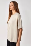 Jemmy Kadın %100 Organik Pamuk Relaxed Fit Yırtmaçlı Yuvarlak Yakalı Taş Rengi T-Shirt