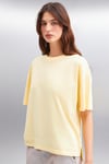 Jemmy Kadın %100 Organik Pamuk Relaxed Fit Yırtmaçlı Yuvarlak Yakalı Sarı T-Shirt