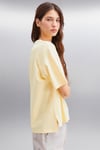 Jemmy Kadın %100 Organik Pamuk Relaxed Fit Yırtmaçlı Yuvarlak Yakalı Sarı T-Shirt