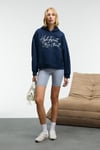 KIKRES Kadın Kapüşonlu Nakış Detaylı Oversize Lacivert Sweatshirt