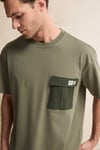 POCKET Erkek %100 Organik Pamuklu Dokuma Cepli Etiket Detaylı Haki T-Shirt