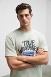 WILDER Erkek Önü Baskılı %100 Organik Pamuk Oversize Fit Bisiklet Yaka Bej T-Shirt