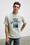 WILDER Erkek Önü Baskılı %100 Organik Pamuk Oversize Fit Bisiklet Yaka Bej T-Shirt