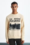 YANKE Erkek İçi Polarlı Önü Baskılı Yuvarlak Yaka Parmak Geçme Detaylı Bej Sweatshirt