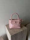 Pembe Mini Manu Çapraz Askılı Çanta