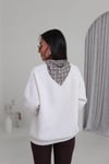 BEJ YAKA FULARLI SWEATSHIRT