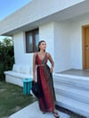 GÖGSÜ TAŞ AKSESUARLI ELBİSE