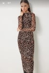LEOPAR DESEN TÜL KOLLU ELBİSE