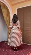 3934-Çizgili Düğmeli Kuşaklı Midi Elbise