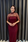 Hakim Yaka İşlemeli Bordo Dantel Pelerinli Balık Elbise