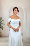 Helen Model Düşük Omuzlu Krep Beyaz Abiye Elbise