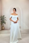 Helen Model Düşük Omuzlu Krep Beyaz Abiye Elbise