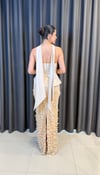 Kristal Taş ve Çiçek Süslemeli Gold Tek Omuz Peplum Abiye Elbise