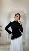 Taş İşlemeli Hakim Yaka ve Piliseli Siyah Byaz Etekli Abiye