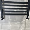 Dekoratif 50x80 cm Mat Siyah Kare Profil Borulu Banyo Havlupan RadyatörDekoratif 50x70 Mat Siyah Havlupan | Modern Banyo İçin Şık ve Fonksiyonel TasarımHavlupan&Panel RadyatörBANDOLÜXERHDK002DUŞHOMEDekoratif 50x80 cm Mat Siyah Kare Profil Borulu Banyo Havlupan Radyatör
