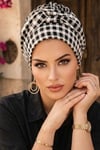 Siyah Ekose Burgu Detaylı Bone