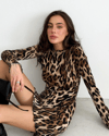 Kadın Uzun Kollu Sırtı Açık Bağlamalı Leopar Desenli Kısa Dalgıç Elbise