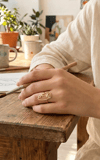 Pirinç Gold Renk Picasso Tarzı Tek Çizgi Yüz Model Kadın Yüzük