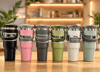 Renkli 700 ml Taşıma Kulplu Paslanmaz Çelik Termos Mug Bardak
