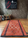 By Özer Halı Baklava Desenli Zikzak Detaylı Kiremit Renk Saçaklı Makinede Yıkanabilir Kilim