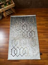 By Özer Halı Geometrik Desenli Gri Gold Renk Geçişli Saçaklı Makinede Yıkanabilir Modern Kilim
