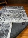 By Özer Halı Geometrik Desenli Gri Tonları Renk Geçişli Saçaklı Makinede Yıkanabilir Modern Kilim